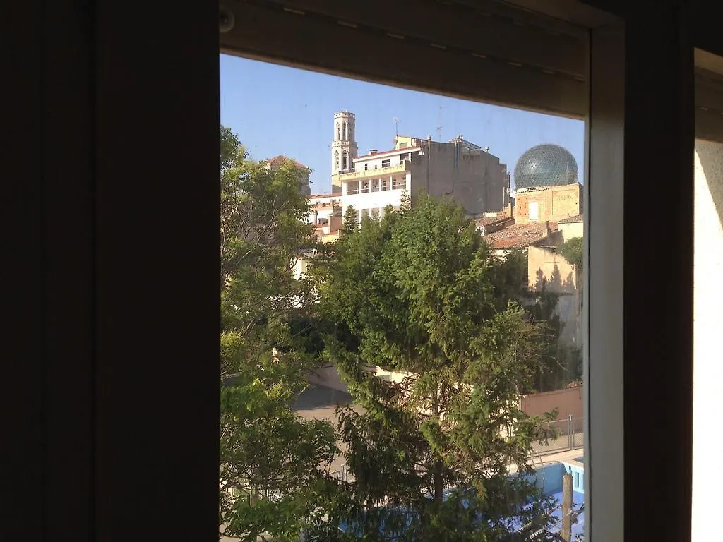 Hostal Isabel II Figueres  Guest house Figueres (Girona)